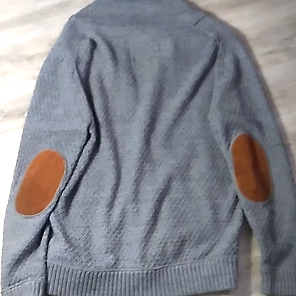 Men's Grey cardigan - Picture 2 of 3